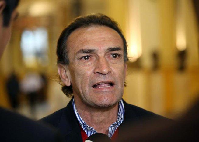 Héctor Becerril: "La pareja presidencial está obsesionada con Keiko Fujimori" 