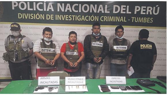 Luis Arévalo Oyola, Santos Arévalo Oyola, Santiago Neyra Huamán y Luis Felipe Carrillo Saavedra fueron acusados por el delito de tenencia ilegal de armas de fuego y municiones.