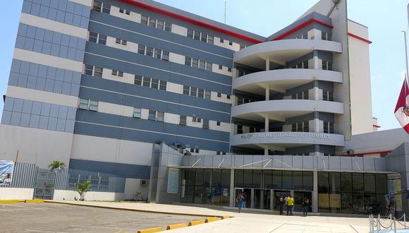 Tumbes: ​Los trabajadores del hospital regional exigen su pago de dos meses