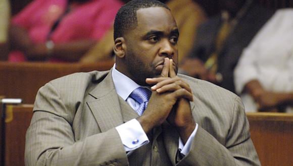 Condenan a 28 años de prisión a ex alcalde de Detroit por corrupción