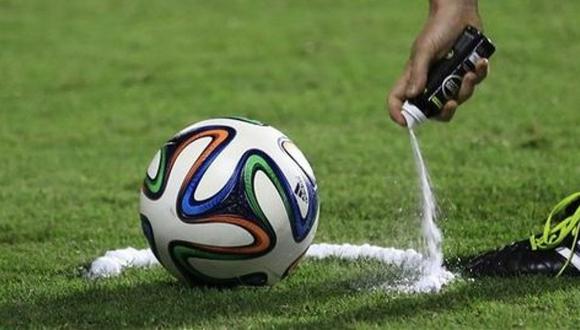 Creadores del spray evanescente demandan a la FIFA 