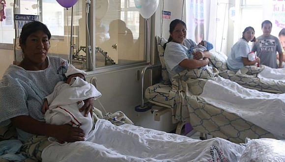 Ministerio de Salud recomienda retrasar el corte de cordón umbilical después del parto