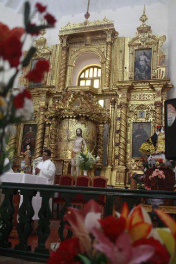 Iglesia Santiago Apóstol renace de sus cenizas