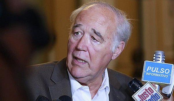 García Belaunde sobre excongresistas: Algunos podrían ser pericotes, pero los eligió el pueblo