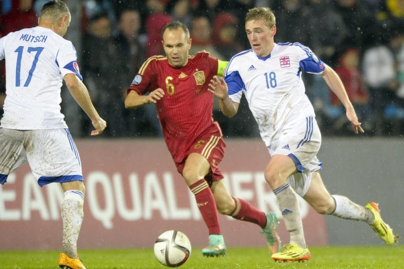 Andrés Iniesta ganó el premio Golden Foot