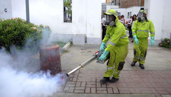 Zika: Realizan fumigación de colegios en Carabayllo y Ancón