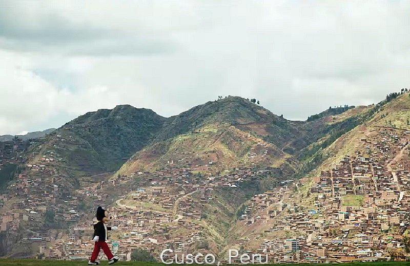 Mickey Mouse cumple hoy 88 años y lo celebró en el Cusco [VIDEO]