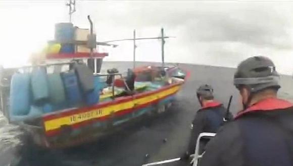 Barco peruano fue detenido en aguas chilenas por pescar tiburones (VIDEO)