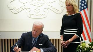 Joe Biden envía sus condolencias por la muerte de Isabel II y señala que fue más que una reina