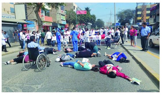 Chiclayo: Médicos radicalizan su medida de protesta 