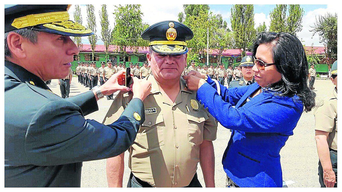 Policías ascienden de grado y prometen ser eficientes en su lucha contra la delincuencia