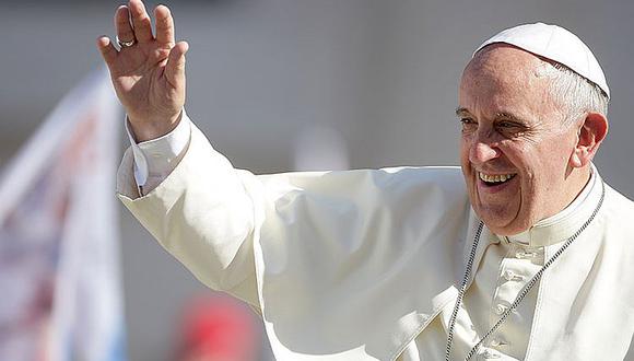 Papa Francisco: la Iglesia debería disculparse con los gays