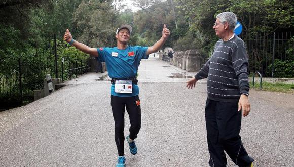 China: Aventurero correrá una maratón diaria durante 100 días consecutivos