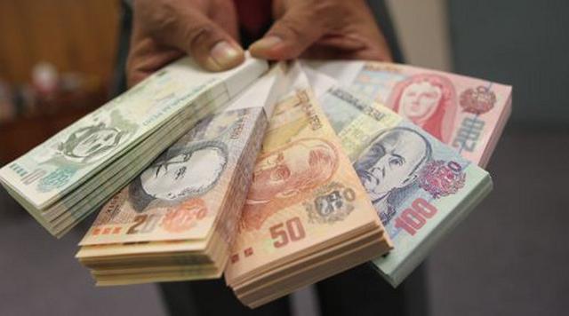 En el mes de diciembre, los trabajadores del sector público recibirán un bono que otorgará el Gobierno para la reactivación económica (Foto: Andina)