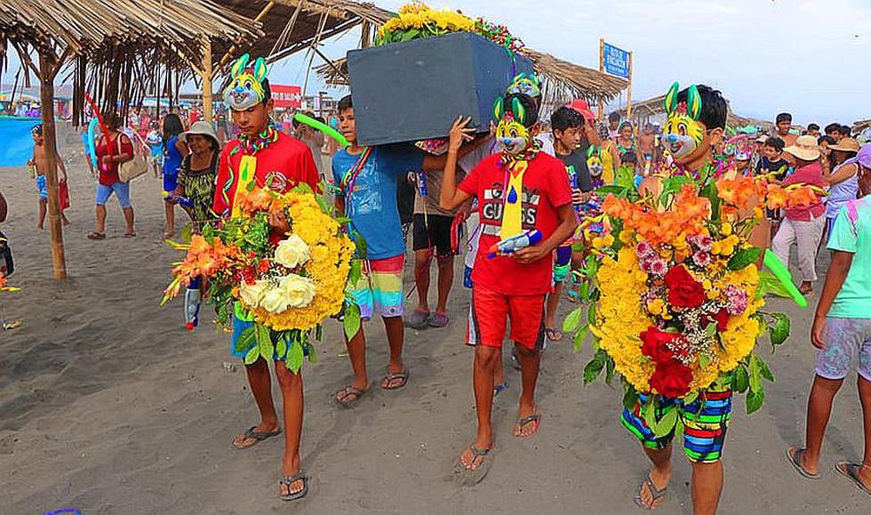 Punteños celebran en la playa el "Entierro del Carnaval" (FOTOS)