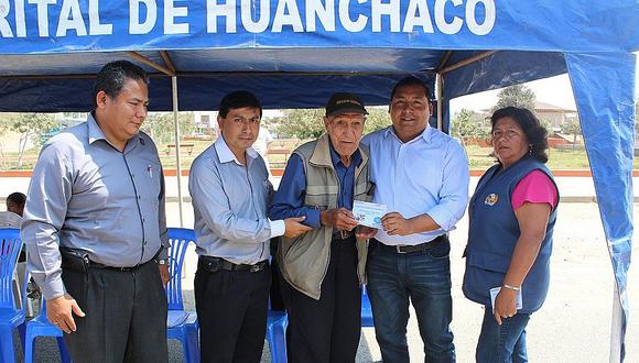Trujillo: Más de 400 adultos mayores de Huanchaco accedieron a Pensión 65