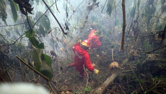 Ejército se suma a bomberos para combatir incendio en Kimbiri - Vraem