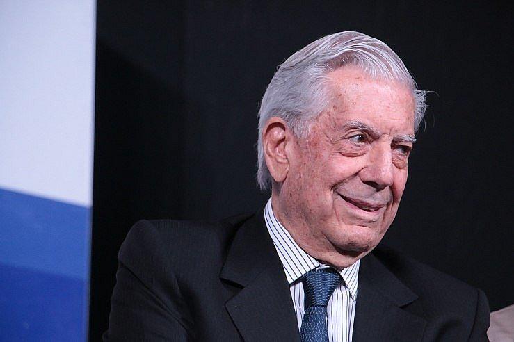 Vargas Llosa: "es importante que en las nuevas generaciones la lectura siga viva"