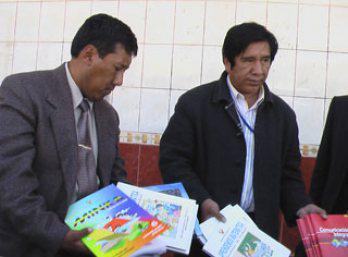 Lucran con textos que distribuye el Gobierno