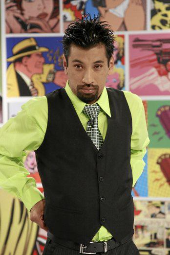 Molesto con Carlos Carlín