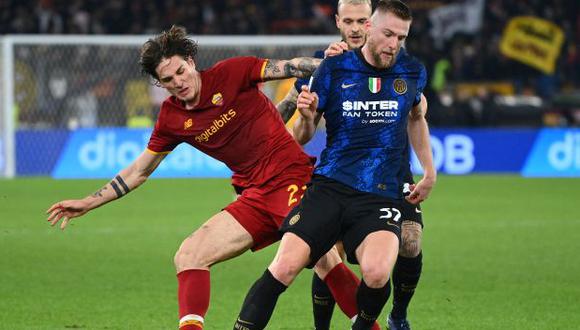 El narrador Jorge Barril y el comentarista Vito De Palma creyeron que Nicolo Zaniolo (Roma) le había anotado gol a Inter. (Foto: AFP)