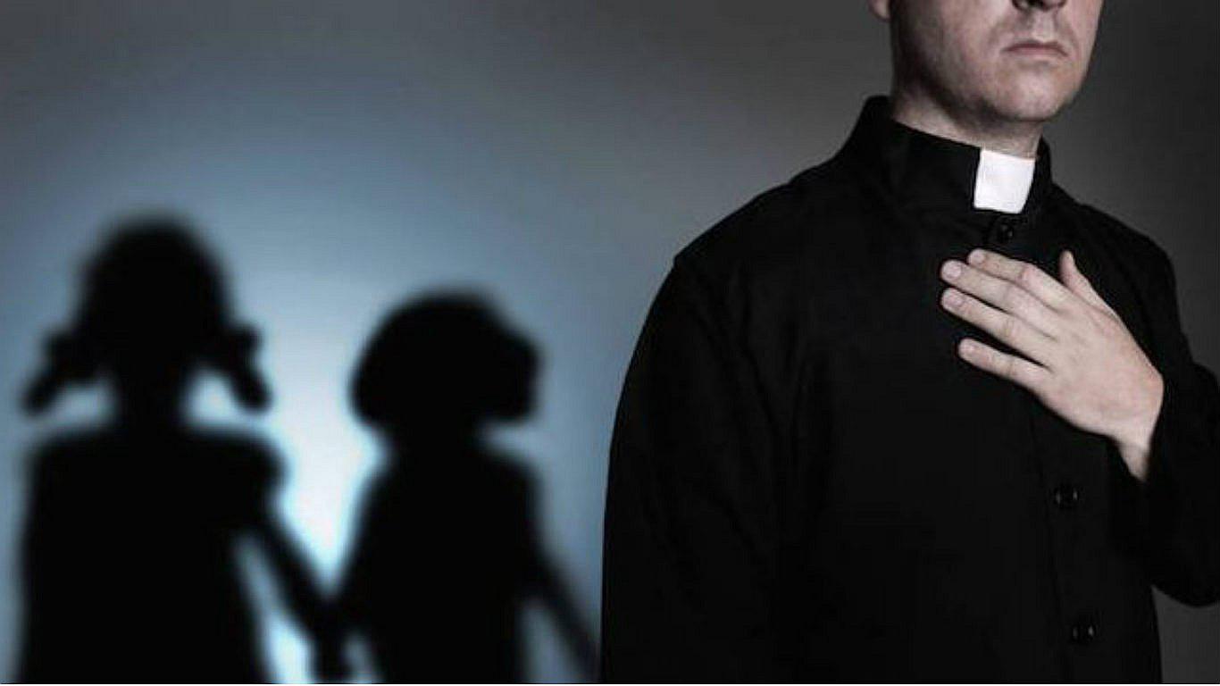 Iglesia católica australiana pagó 213 millones dólares víctimas de pederastia