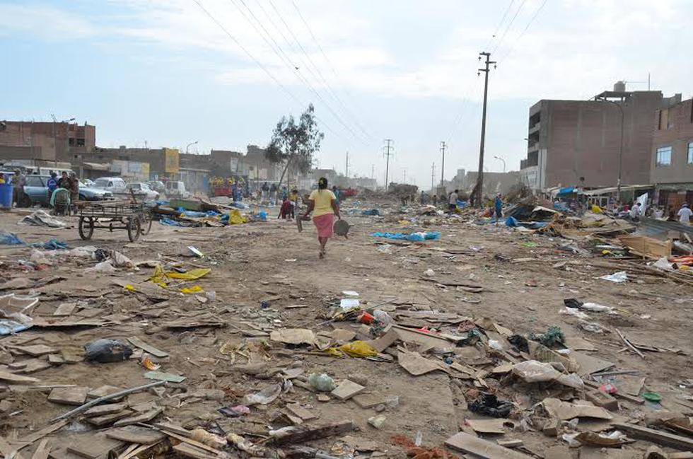 Denuncian a Villarán por retorno de ambulantes a Puente Camote