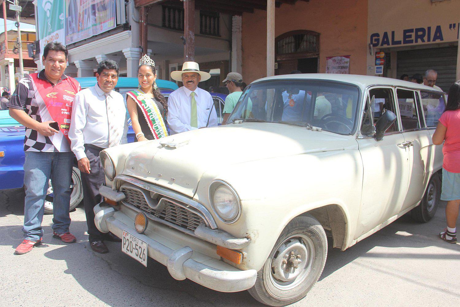 Piura: Catacaos fue el centro de  exhibición de carros clásicos antiguos