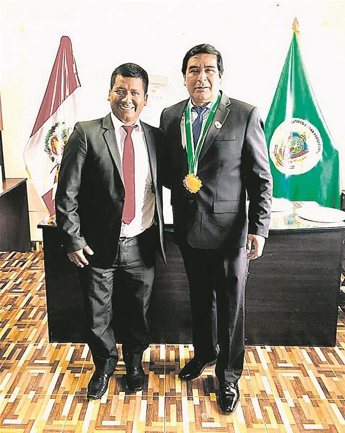 Los millonarios contratos de empresa vinculada a Clemente Flores