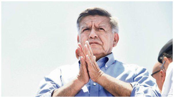 César Acuña descartó que vaya a renunciar a su candidatura