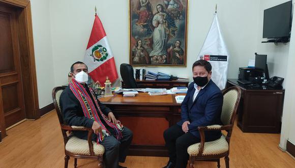 El primer ministro, Guido Bellido, junto al titular del Mininter, Iber Maraví. (Foto: @GuidoPuka)