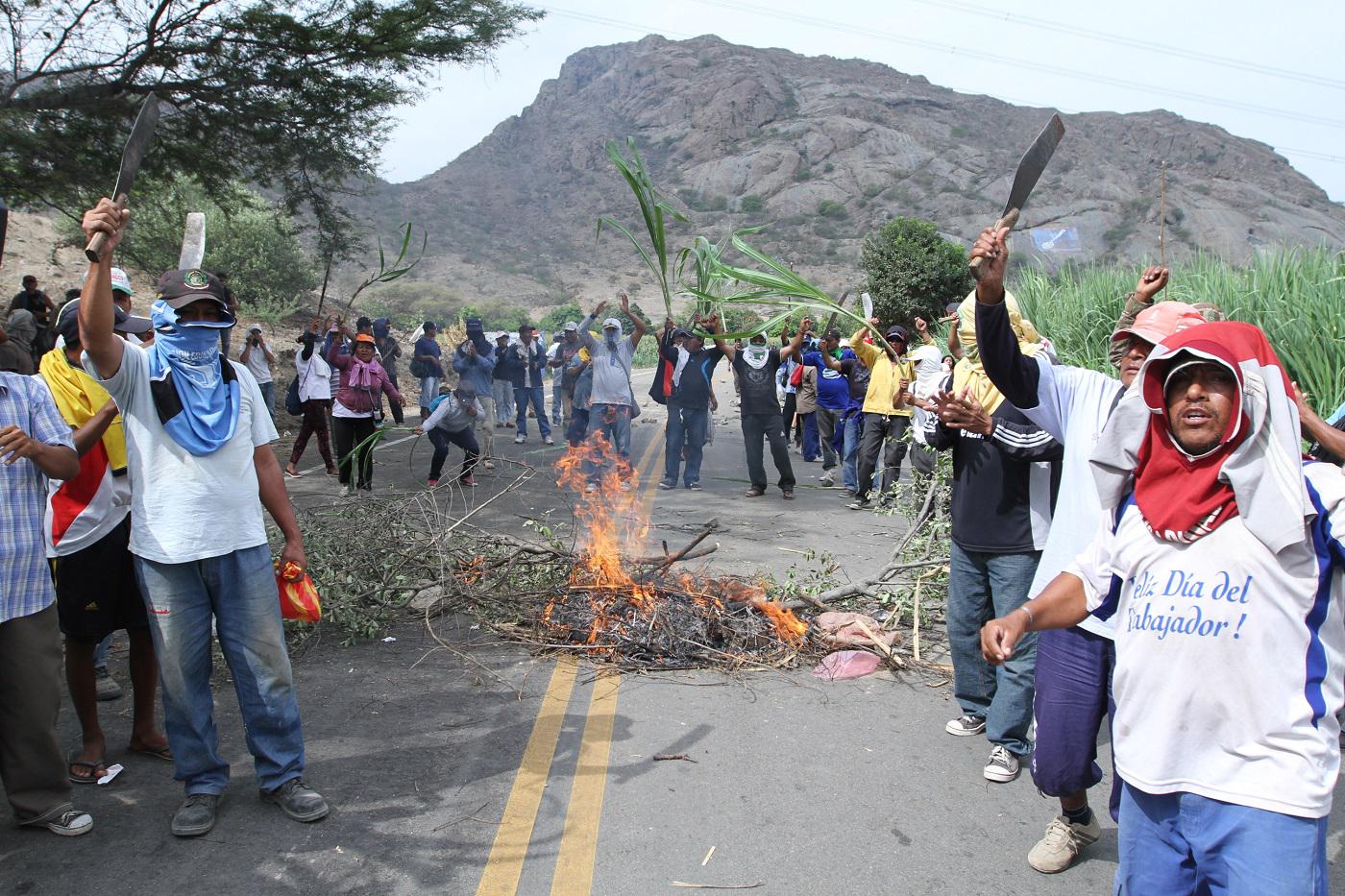 Azucareros siguen en pie de lucha contra Grupo Oviedo