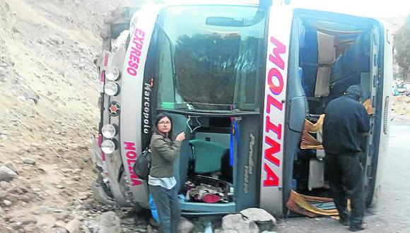 Una mujer murió tras despiste de bus en la vía Los Libertadores