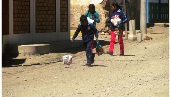 ¿Qué motiva a peruanos escoger colegios de Chile para estudiar?