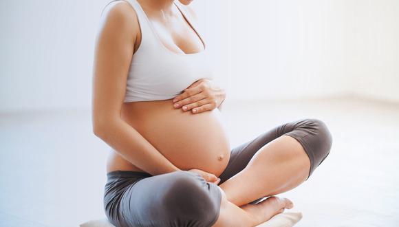 Hacer ejercicios, tener una alimentación saludable y cuidar de la salud mental son algunas de las acciones que toda gestante debe realizar para llevar un embarazo seguro que pueda terminar en un parto feliz.