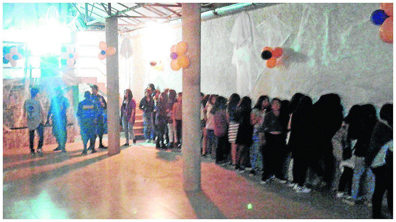 Intervienen a 50 adolescentes que bebían licor en una fiesta electrónica 