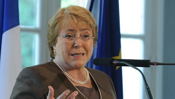 Michelle Bachelet llama a entregar información sobre víctimas de Pinochet: "Basta ya de silencio"