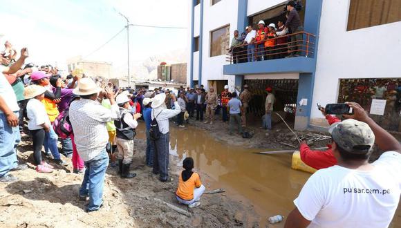 Moquegua: Reconocen a policías por rescatar a poblador tras huaico