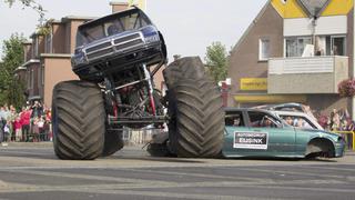'Monster truck' mata a dos personas en Holanda