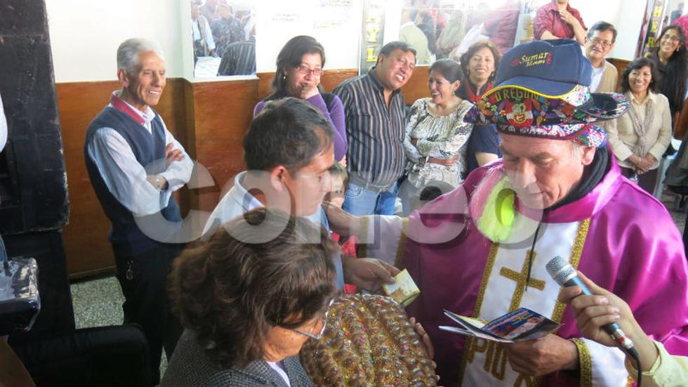 Vea divertido bautizo de  "tanta wawa" al estilo apurimeño