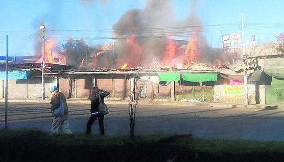 Incendio en Avelino Cáceres generó pérdidas de 100 mil soles