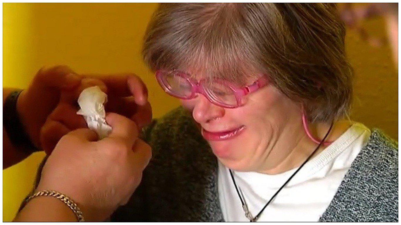 Mujer con Síndrome de Down es retirada de un hotel para "no asustar a la gente" en España