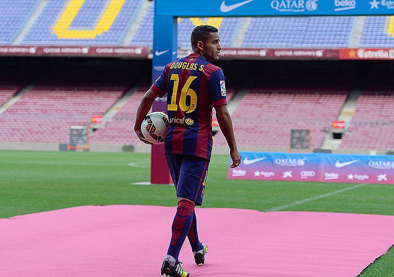 ​Barcelona ya no quiere más en su equipo a Douglas Pereira