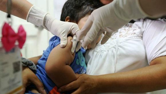 ¿Cuántas dosis de vacuna contra la varicela se debe aplicar?