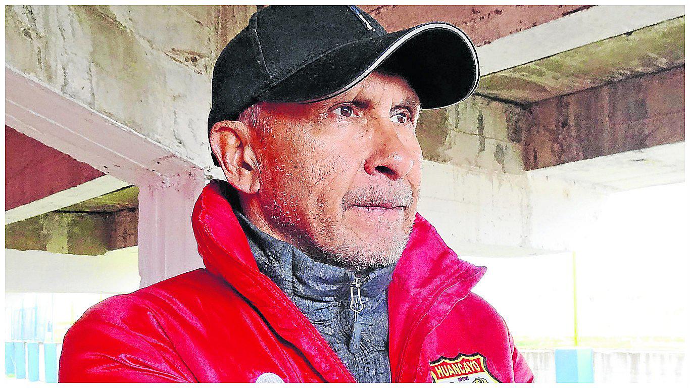 Diego ​Umaña deja de ser técnico del Sport  Huancayo