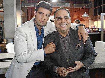 Debuta como  actor de  Telemundo