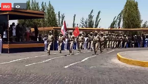 Se realiza el desfile cívico-militar el cual contó con la participación de una delegación de la institución educativa Almirante Miguel Grau y de las Fuerzas Armadas. (Foto: GEC)