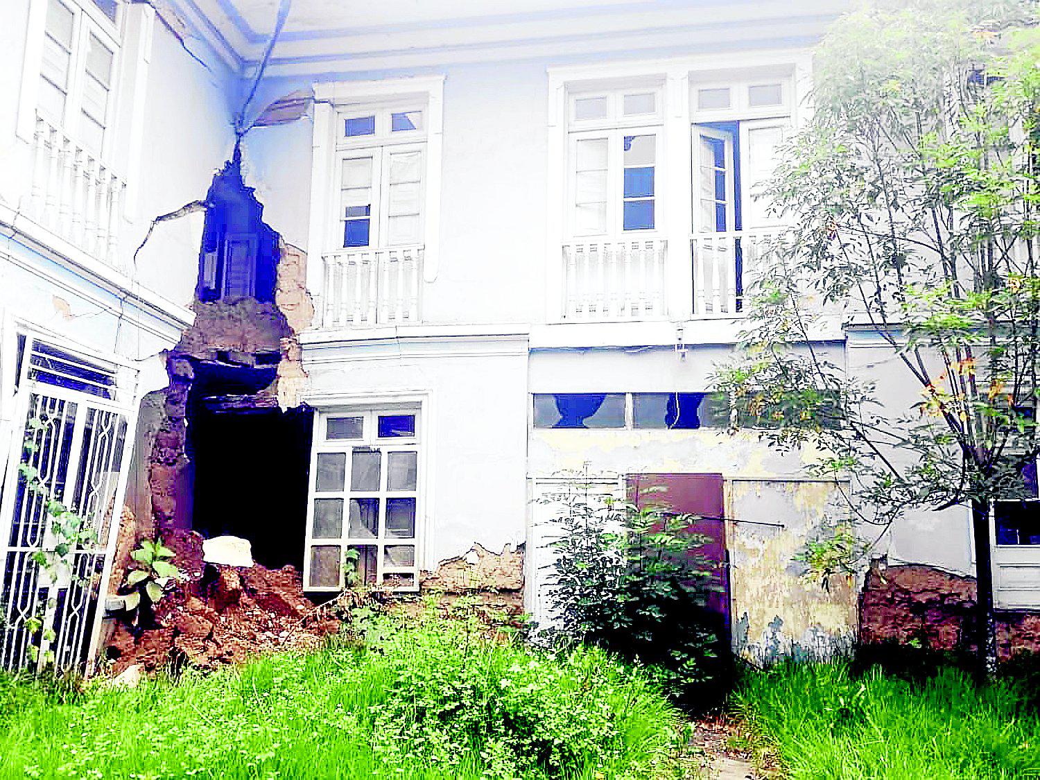 Casonas, iglesias e inmuebles históricos se caen a pedazos 