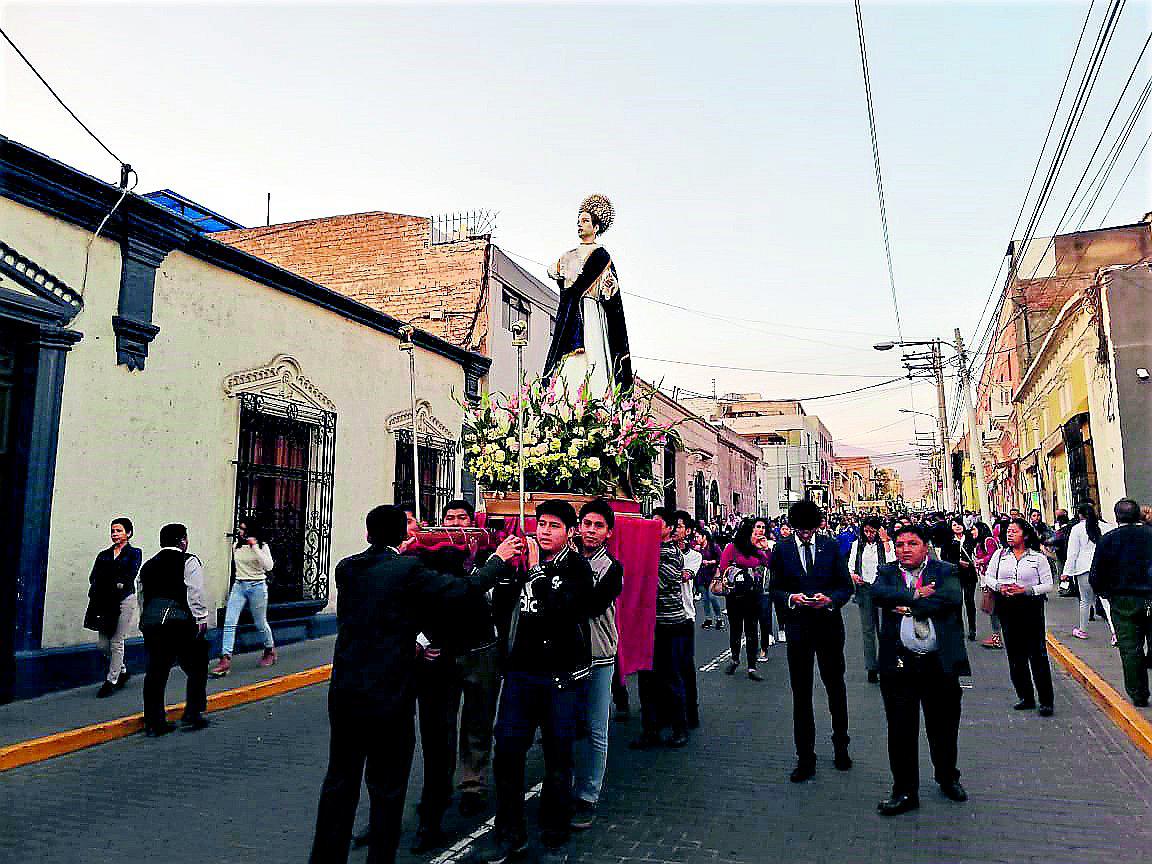 Inédita celebración del Viernes Santo en Arequipa
