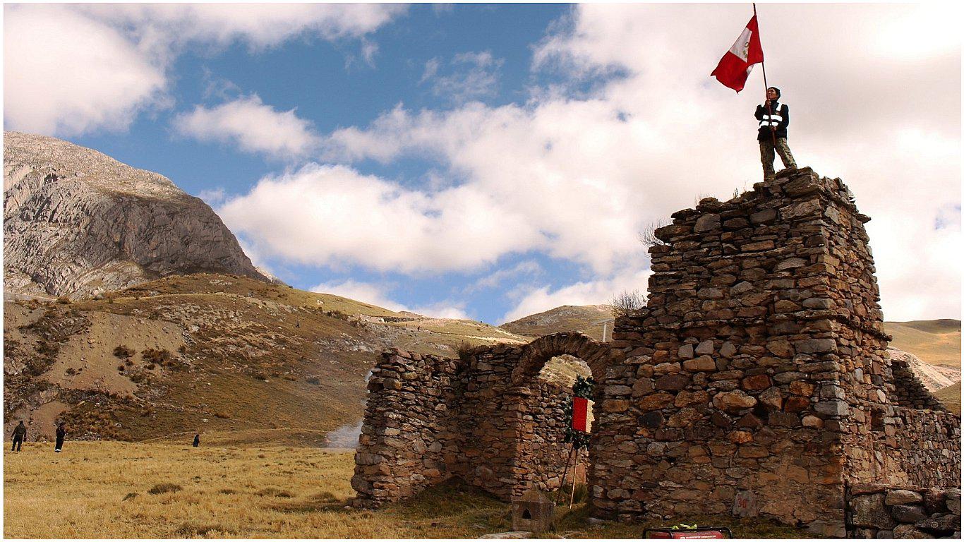 Municipalidad de Marcapomacocha  conmemora combate de Sangrar